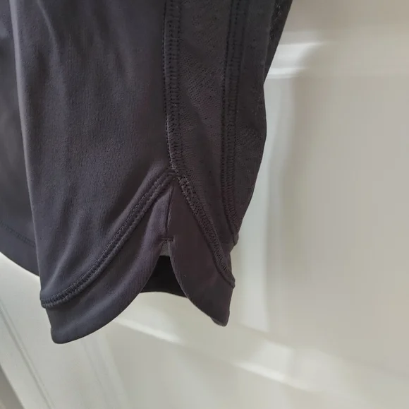 Lululemon Charcoal Grey Crop Leggings ~ Size 4 - Picture 10 of 14